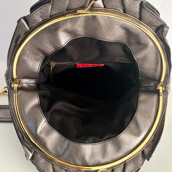 Valentino Garavani Metallic Leather Rockstud Pleated Bag - Picture 10 of 16